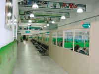 Corredor vazio de uma das unidades dA Ebea Escola - Foto Ampliada após passar o mouse